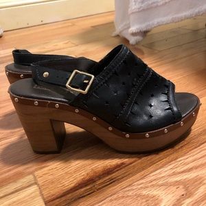 Pikolinos black leather heels